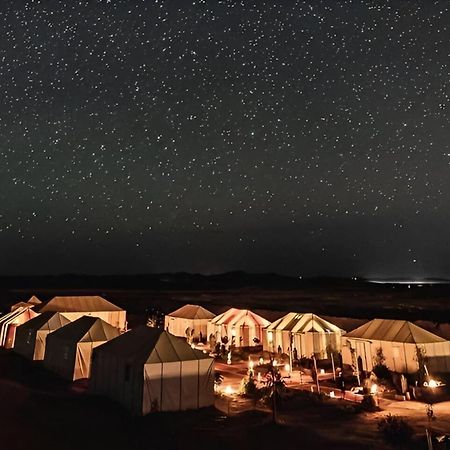 Roses Desert Camp Мерцуга Екстериор снимка