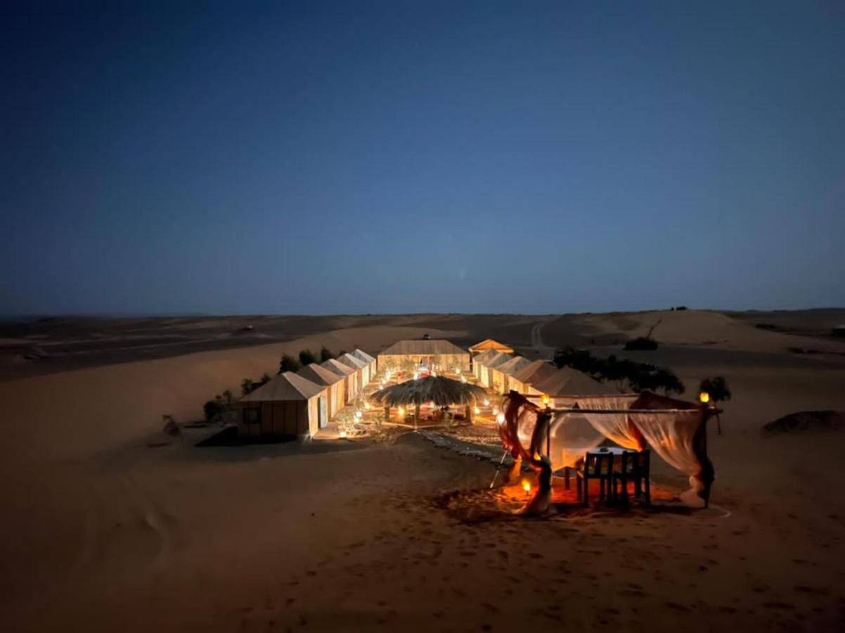 Roses Desert Camp Мерцуга Екстериор снимка