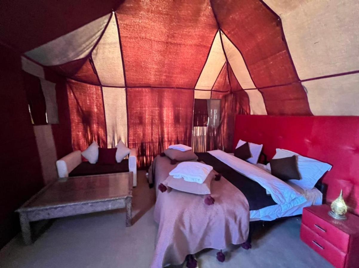Roses Desert Camp Мерцуга Екстериор снимка