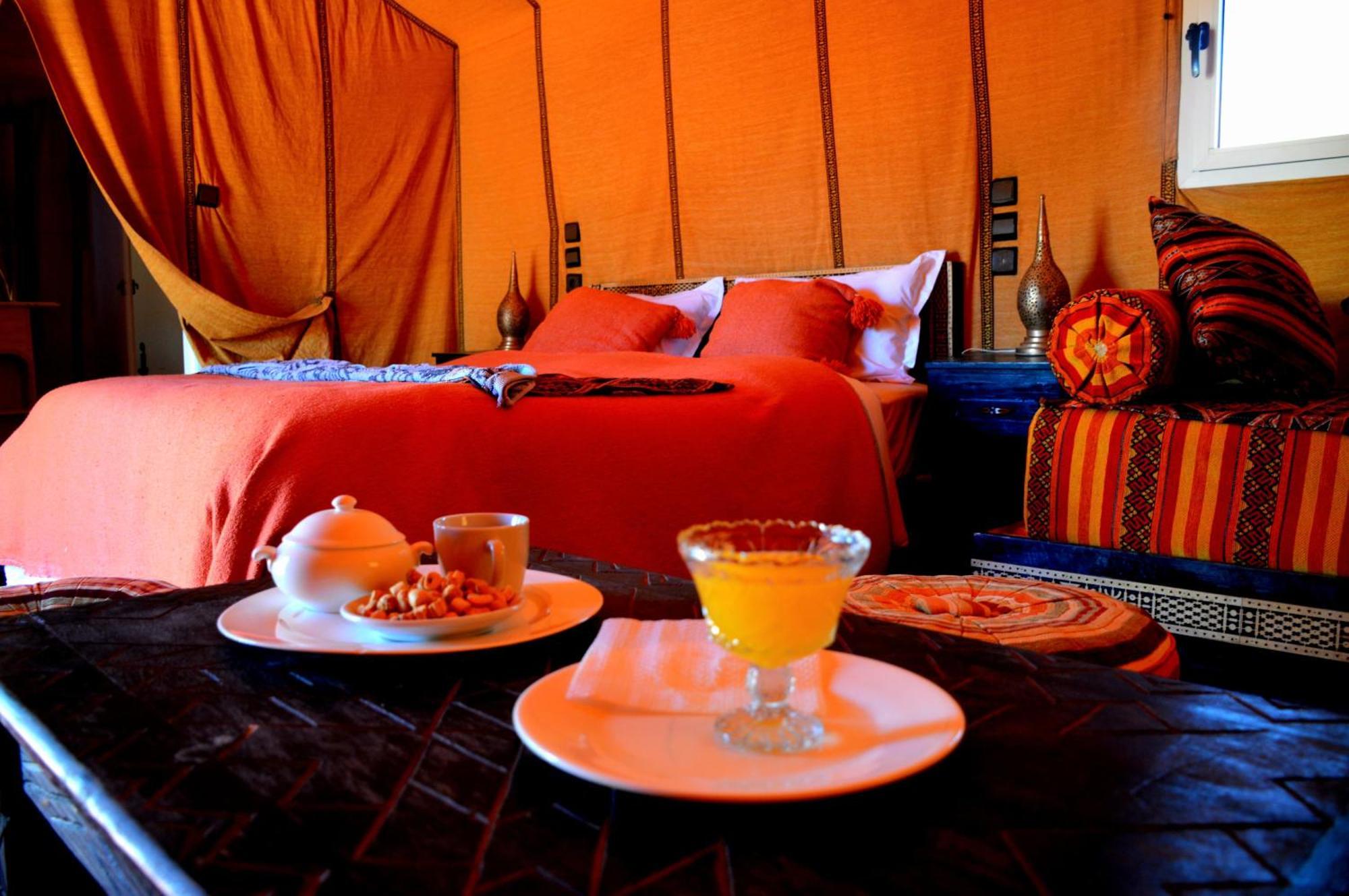 Roses Desert Camp Мерцуга Екстериор снимка