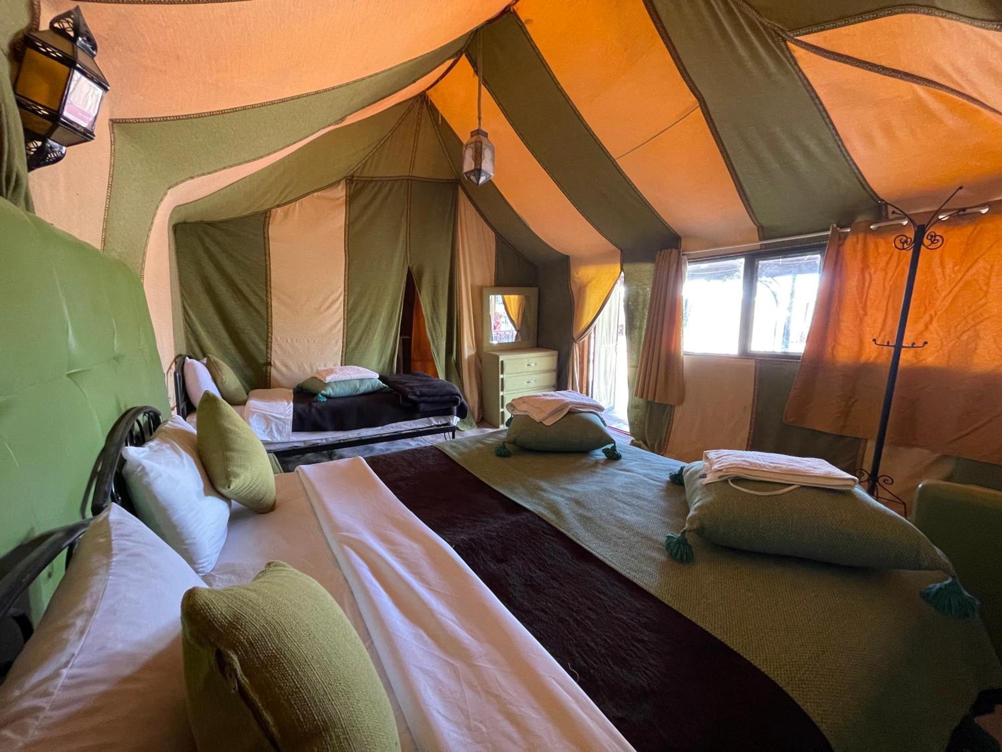 Roses Desert Camp Мерцуга Екстериор снимка