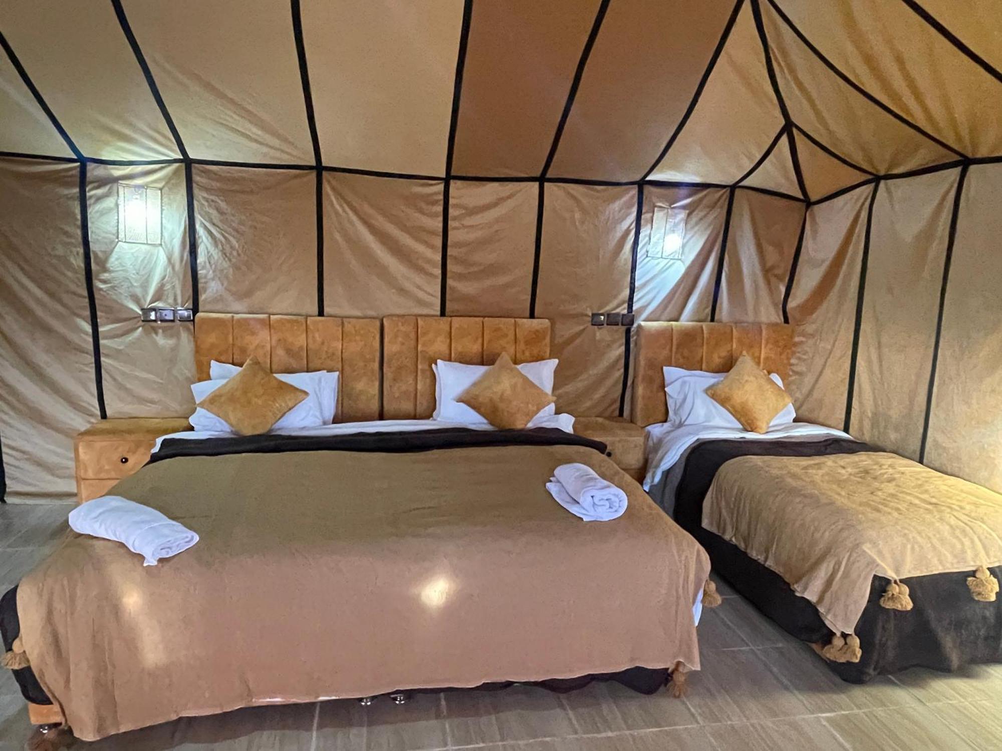Roses Desert Camp Мерцуга Екстериор снимка