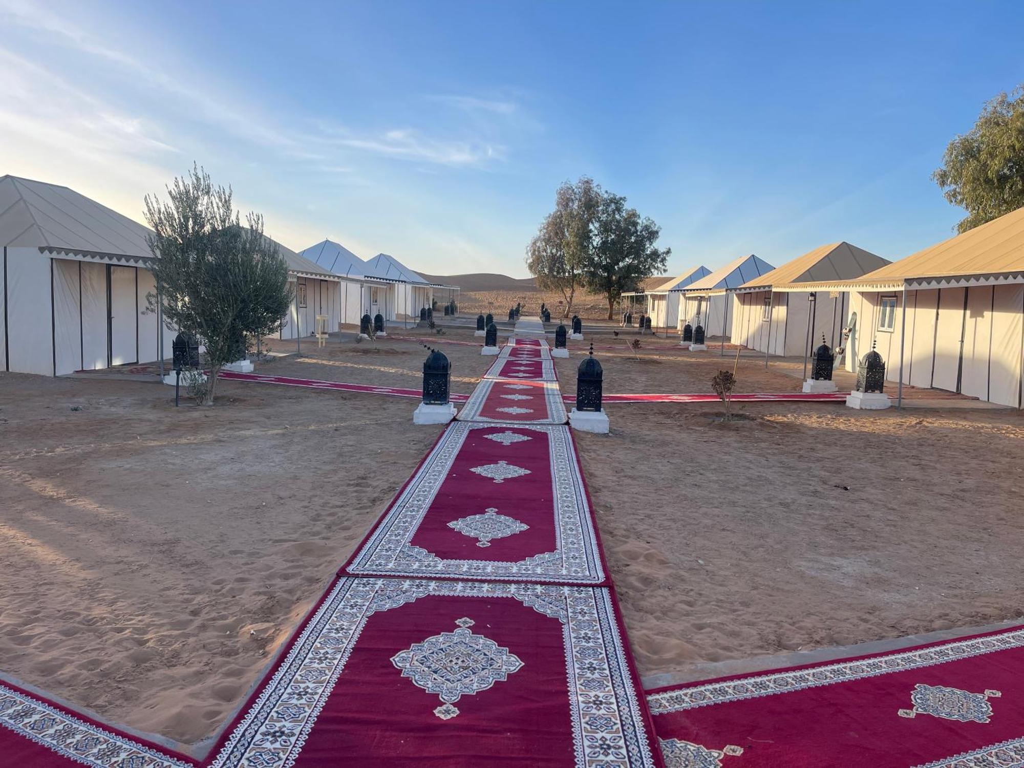Roses Desert Camp Мерцуга Екстериор снимка